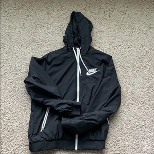Nike zip up wind breaker !